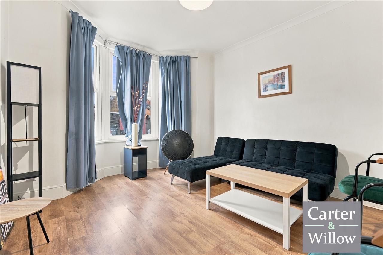 Park Avenue, Barking, Essex Image 4