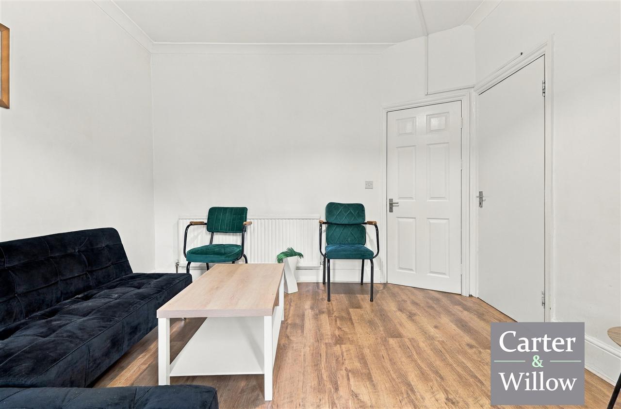 Park Avenue, Barking, Essex Image 5
