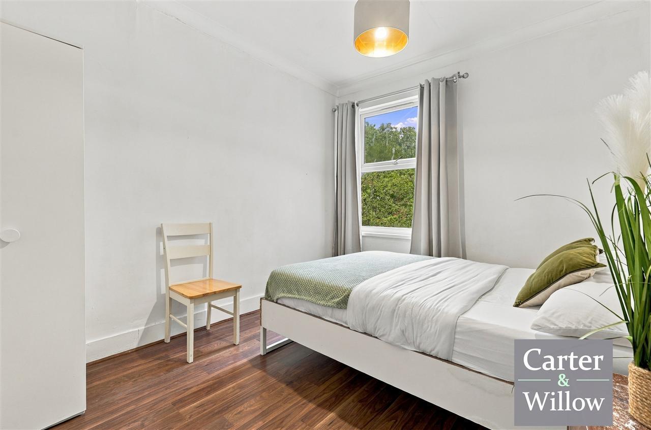 Park Avenue, Barking, Essex Image 16