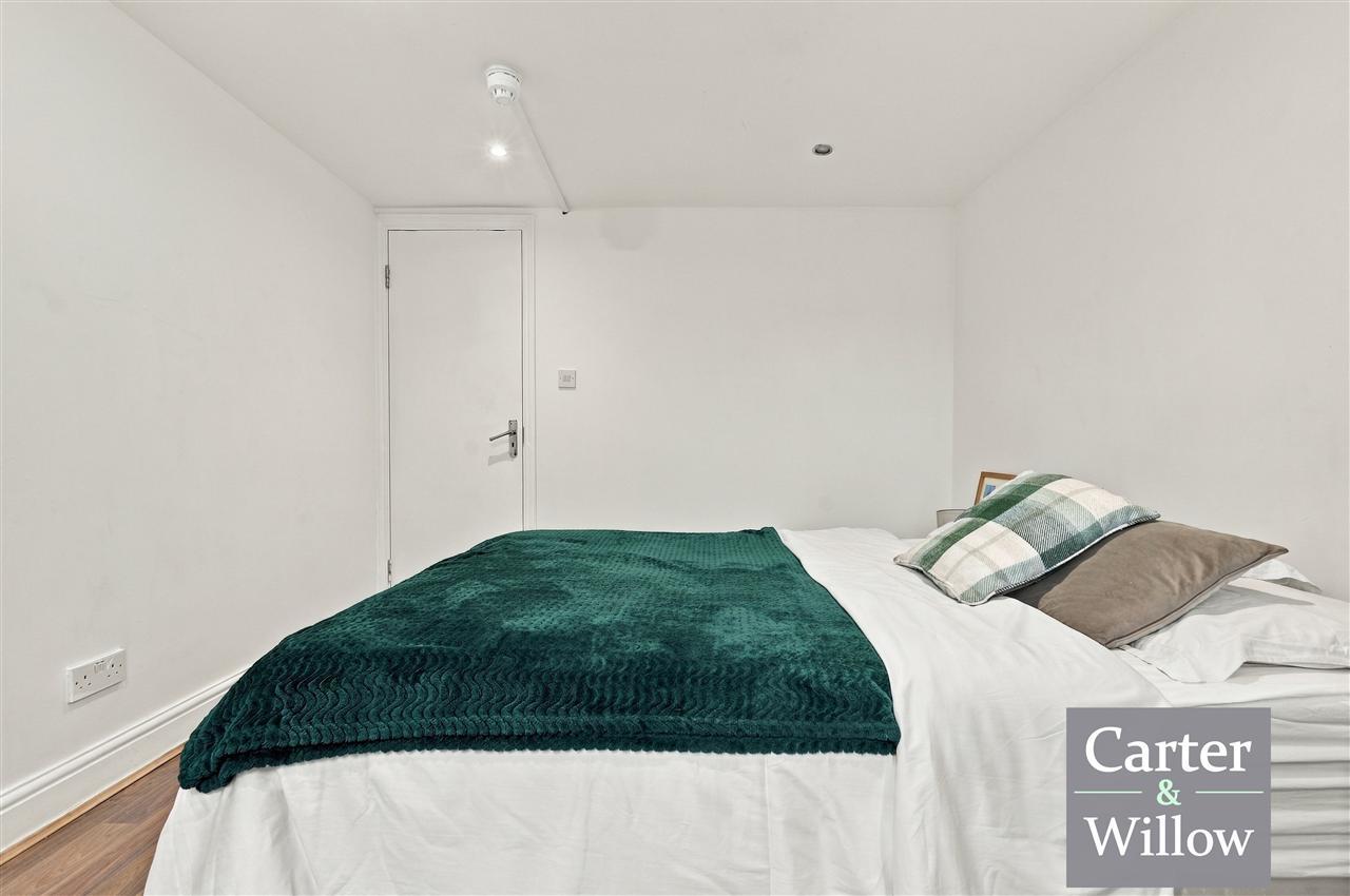 Park Avenue, Barking, Essex Image 23