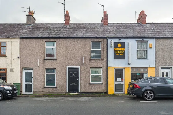 Caernarfon Road, Bangor, Gwynedd, LL57