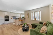 Sumners Fields, Barns Green, RH13 photo 6