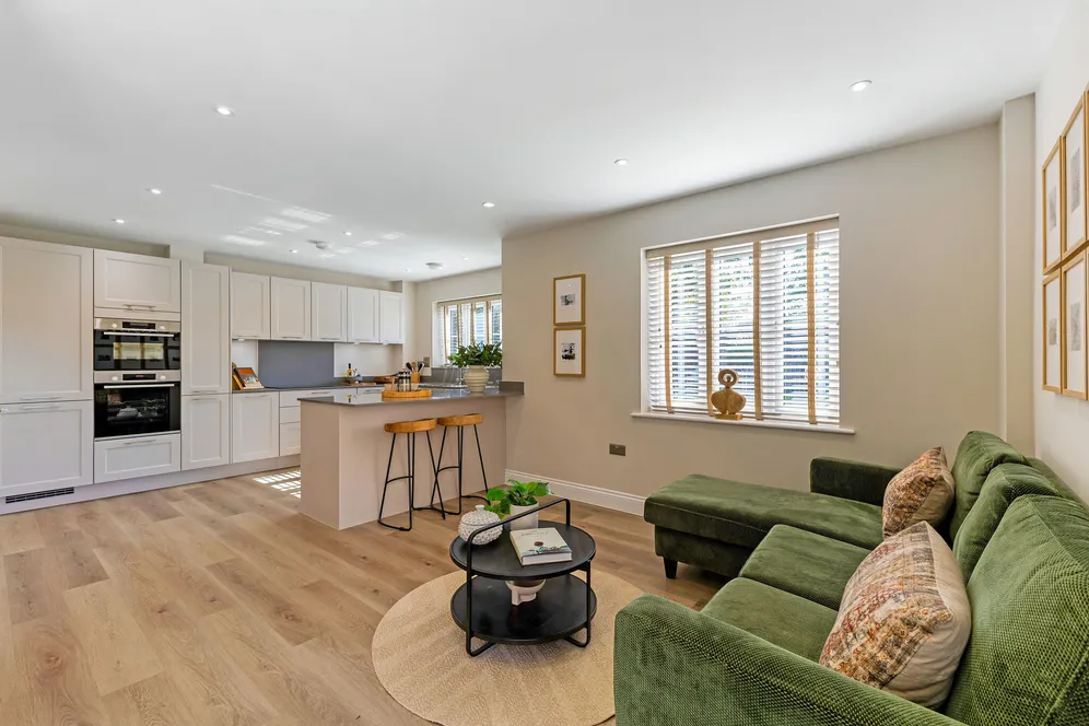 Sumners Fields, Barns Green, RH13 photo 6