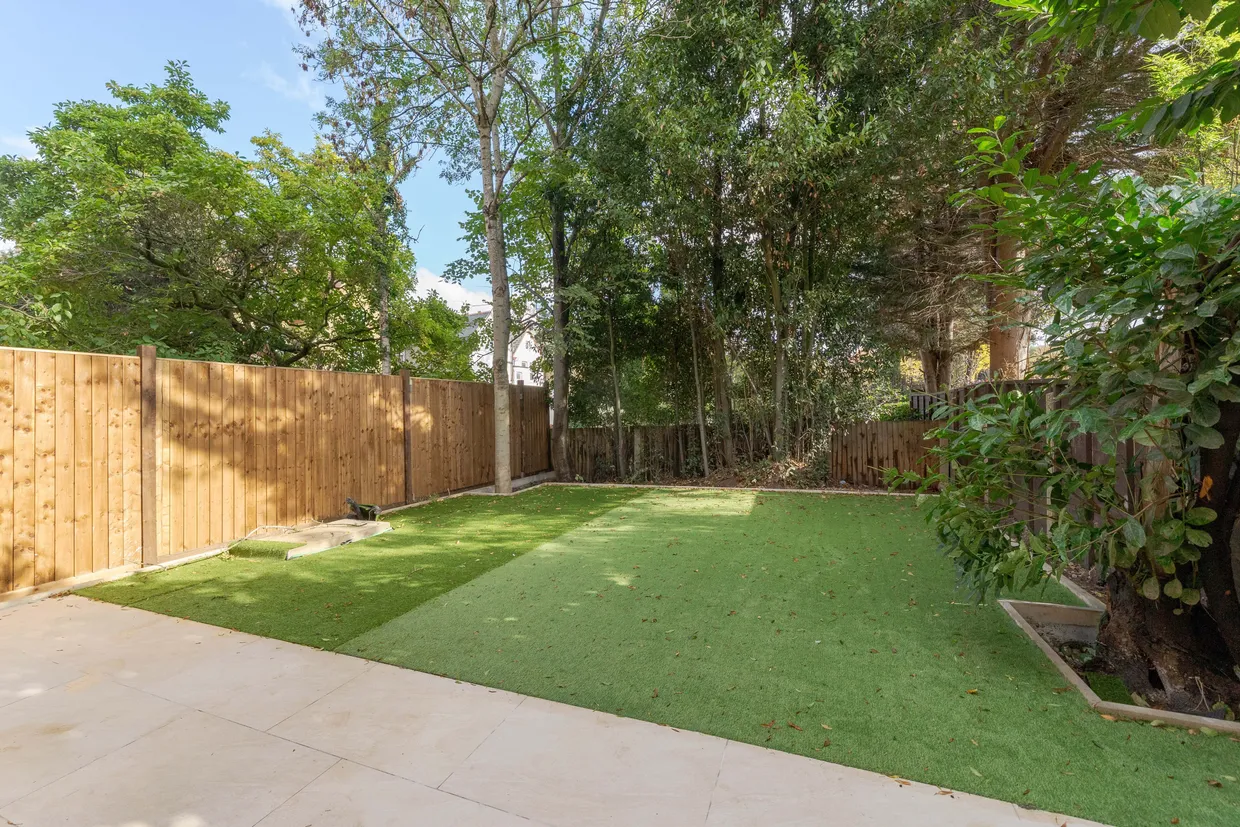 Leopold Road, London, W5 photo 23