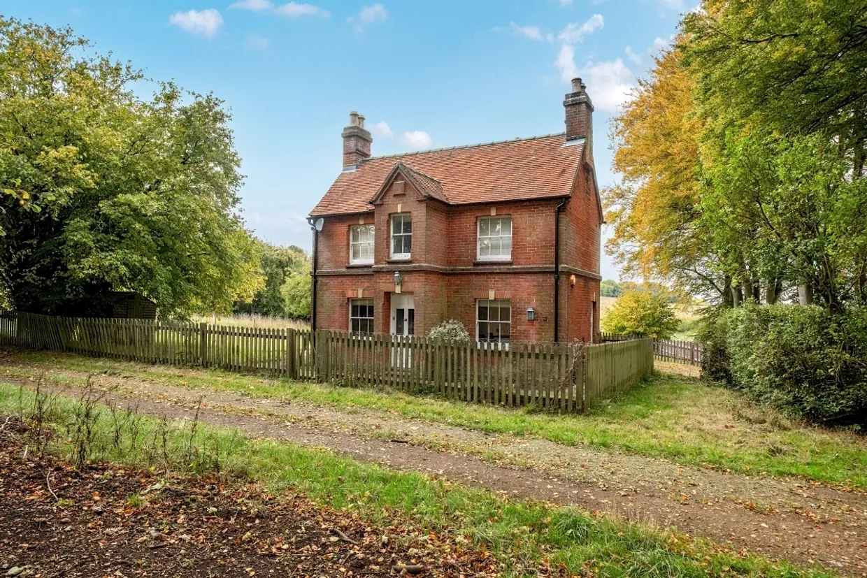 Ewhurst Park Tadley RG26 photo 1
