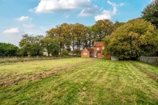 Ewhurst Park Tadley RG26 photo 15