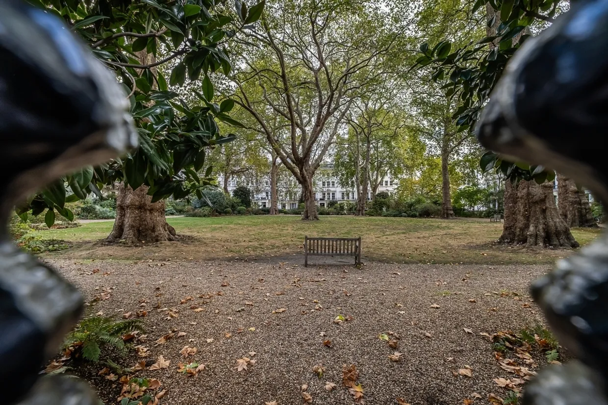 Ennismore Gardens Knightsbridge SW7 photo 21