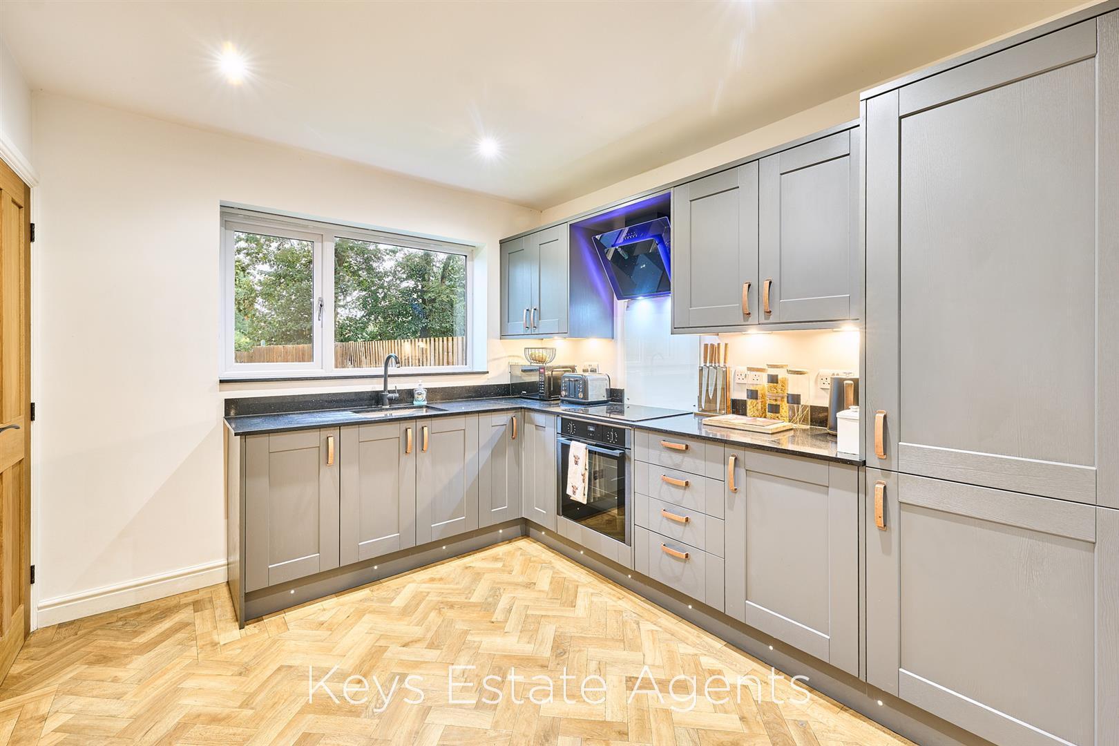 The Avenue, Blythe Bridge, Stoke-On-Trent Image 6