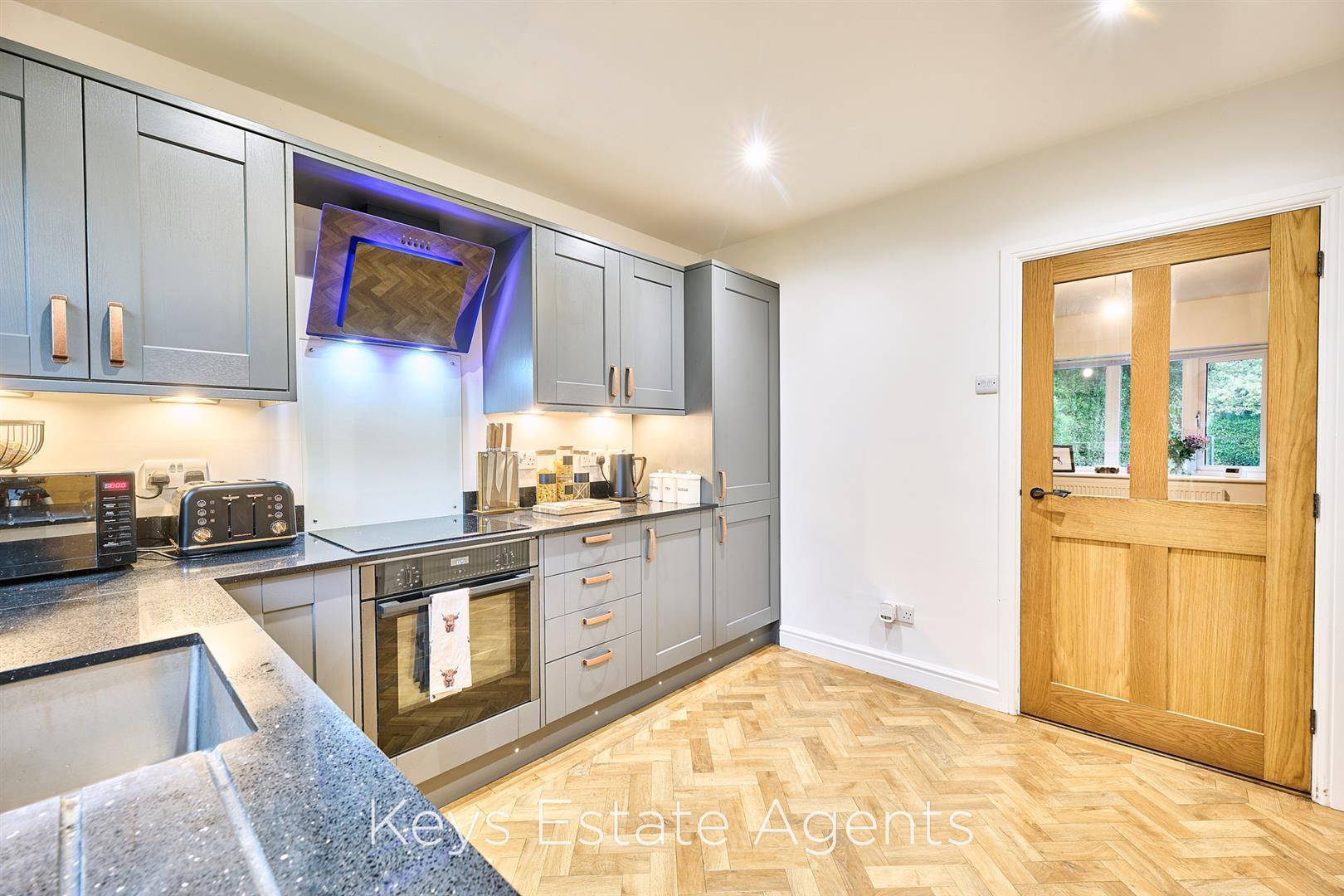The Avenue, Blythe Bridge, Stoke-On-Trent Image 7