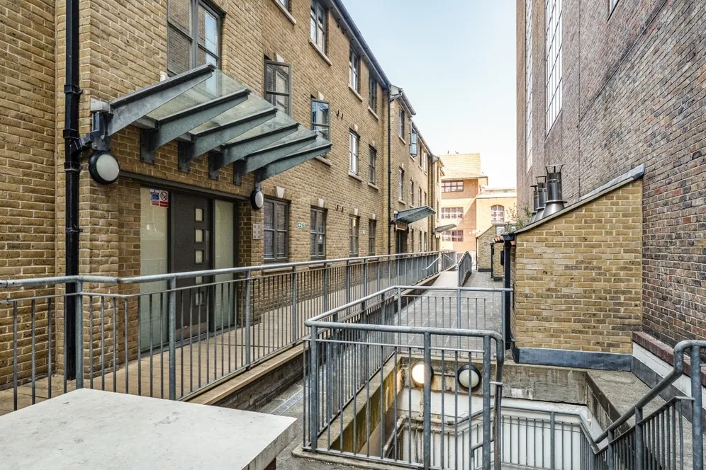 Kingsley Mews, Wapping, E1W photo 6