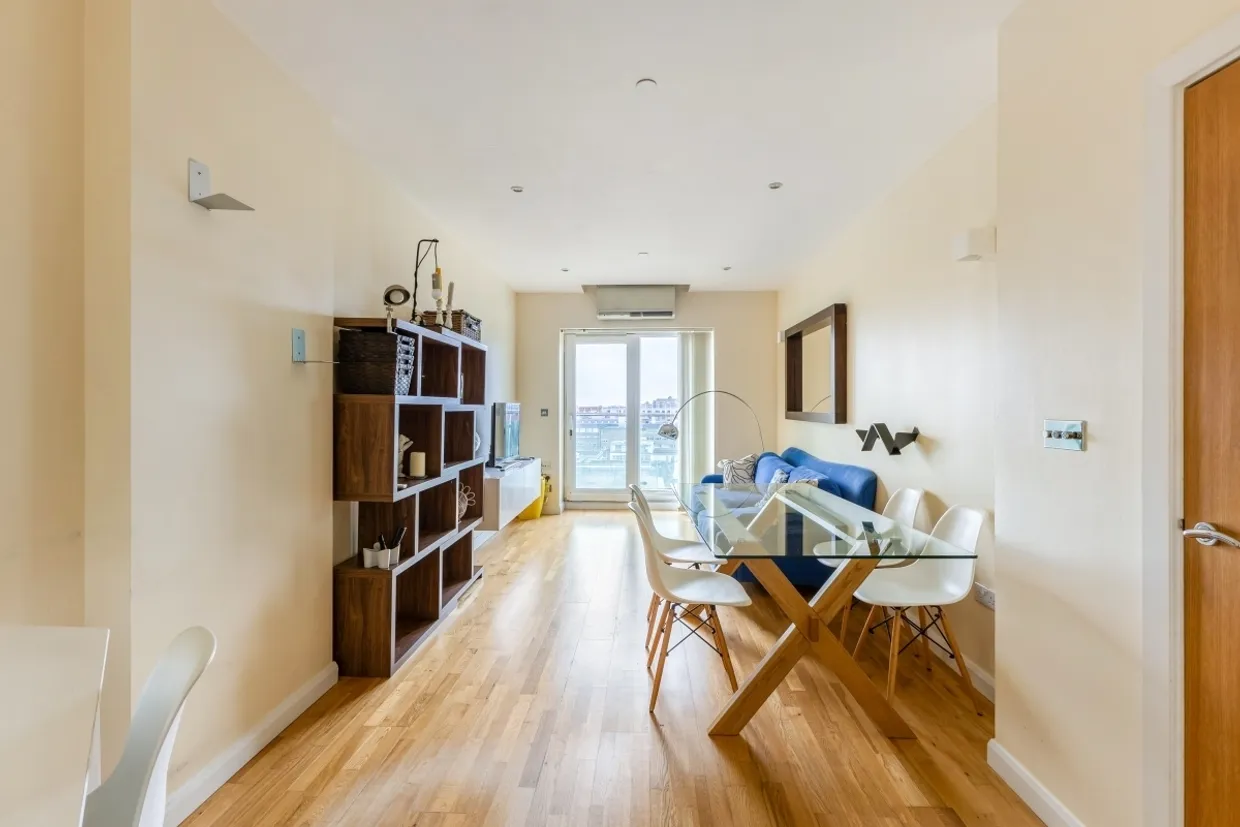 Cavalier House Ealing W5 photo 4