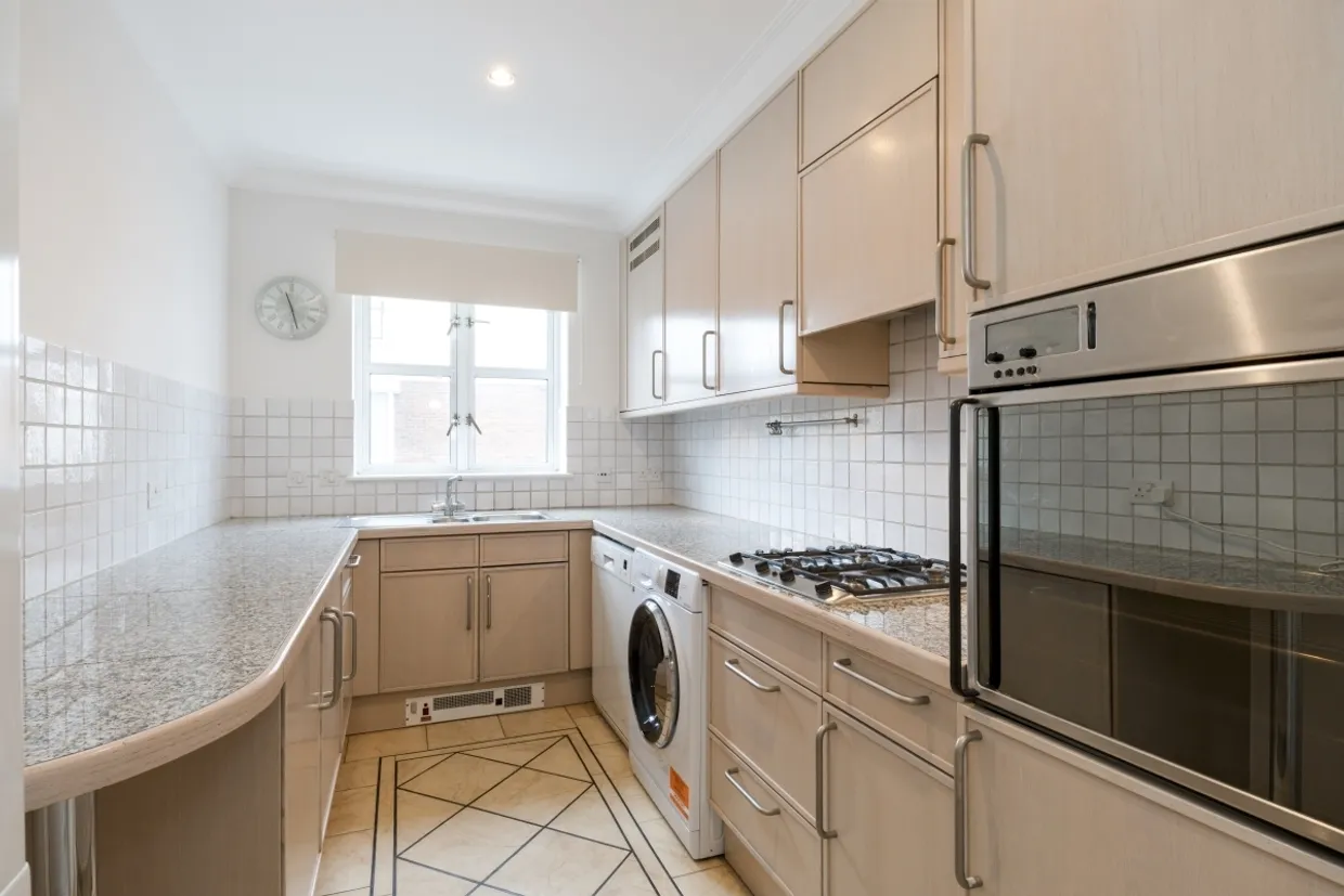 Marloes Road London W8 photo 7