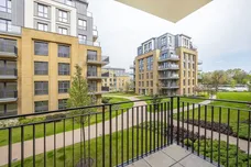 Pinewood Gardens Teddington TW11 photo 9