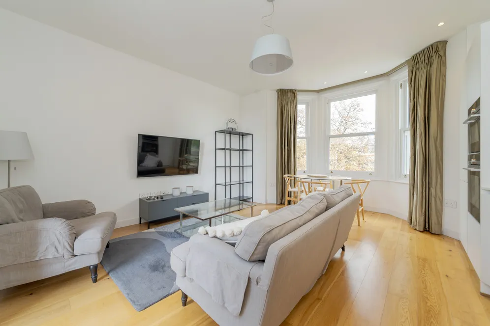 32B The Mall, Ealing, W5 photo 2