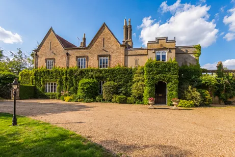 Hunsdonbury, Ware, SG12