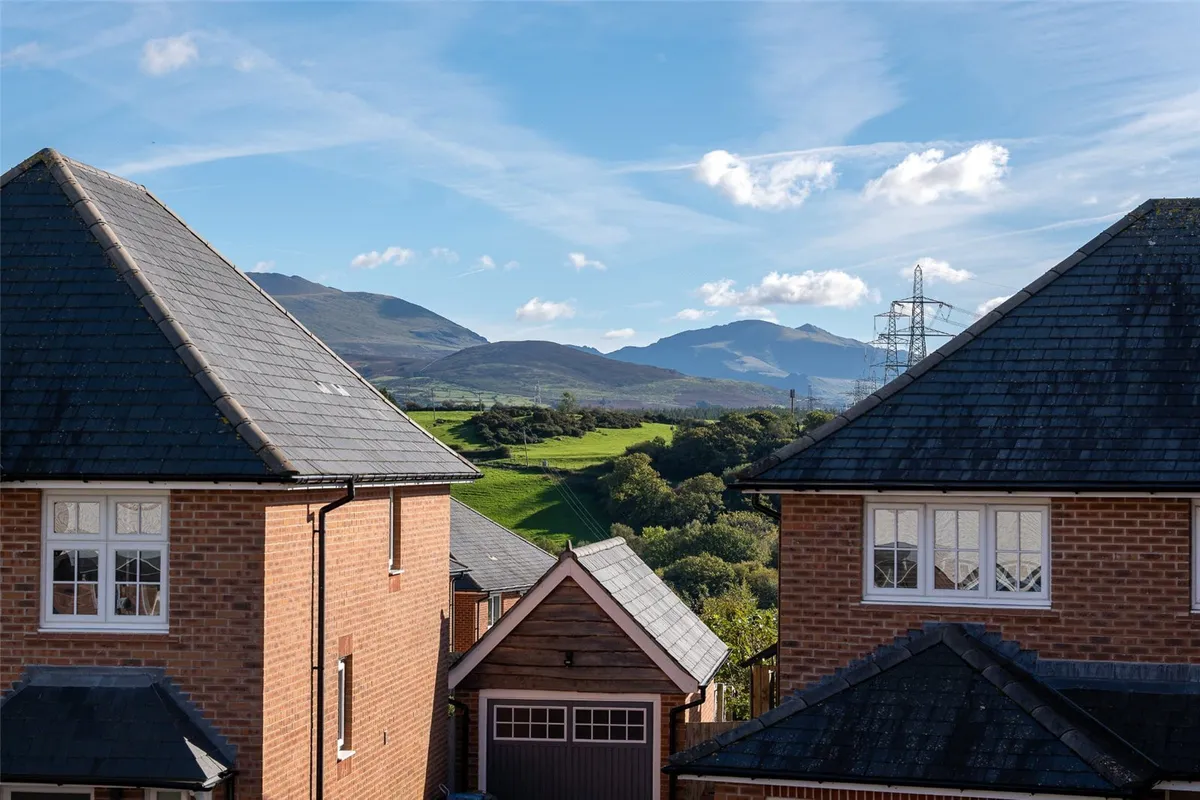 Lon Y Wyddfa, Penrhosgarnedd, Bangor, Gwynedd, LL57