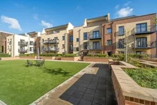 1 Nightingale Walk, Farnham, GU9 photo 1