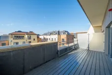 1 Nightingale Walk, Farnham, GU9 photo 2