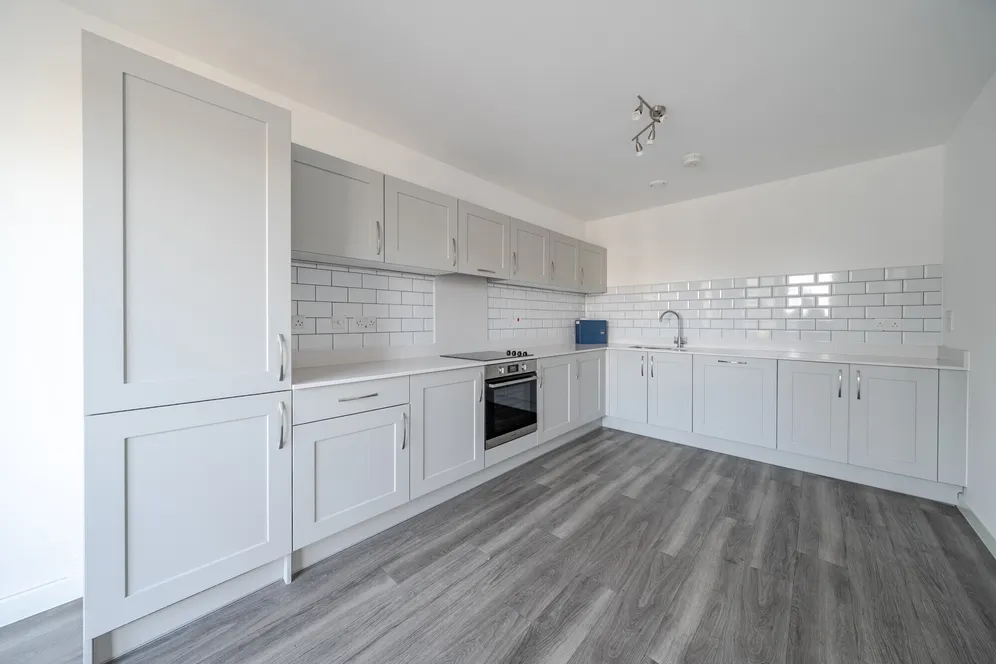 1 Nightingale Walk, Farnham, GU9 photo 5