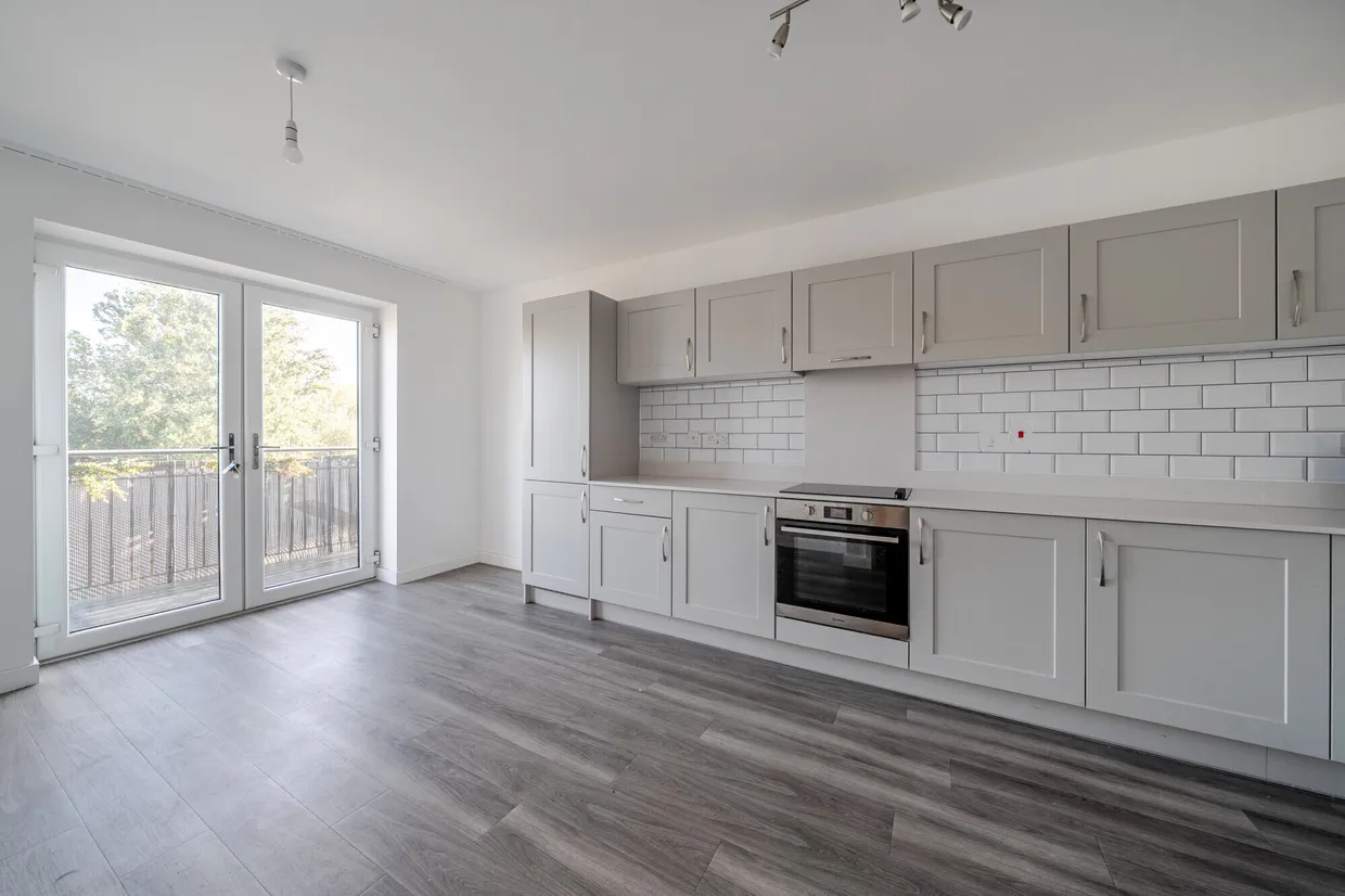 1 Nightingale Walk, Farnham, GU9 photo 6