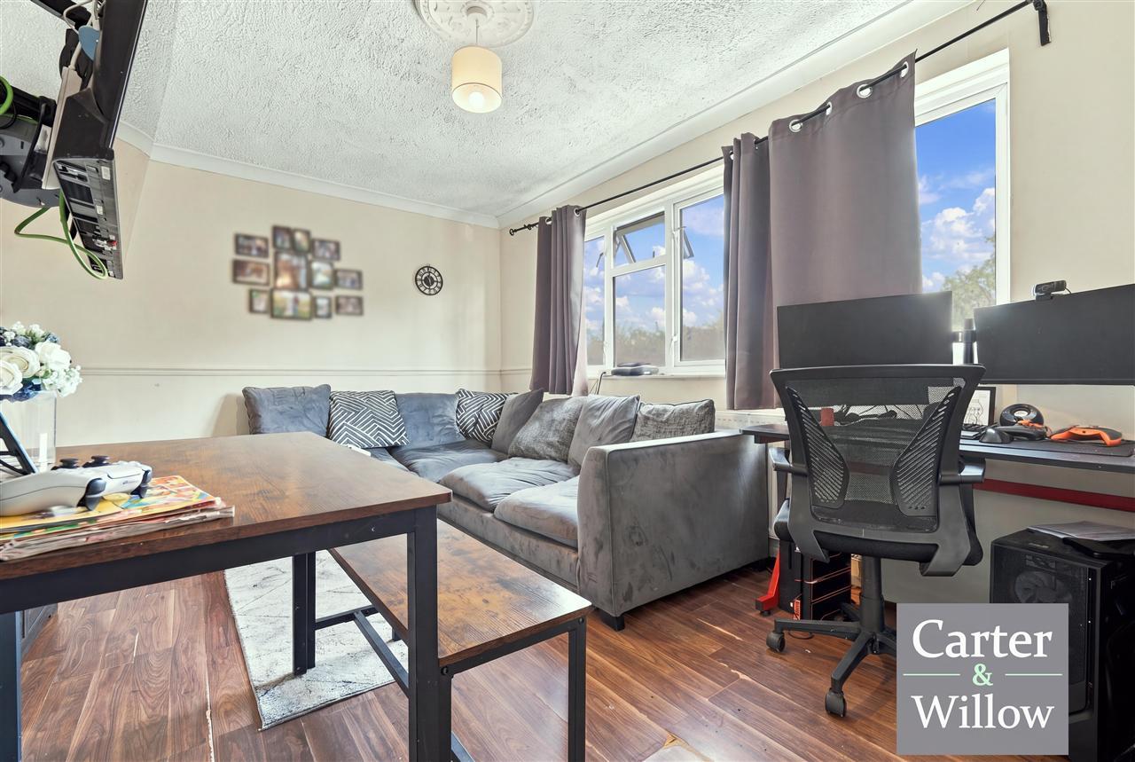 Chelmer Crescent, Barking, Essex Image 5