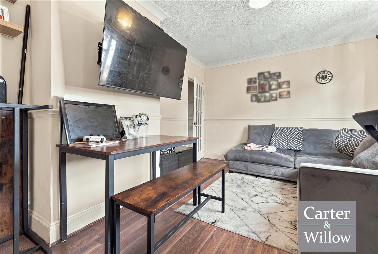 Chelmer Crescent, Barking, Essex Image 6