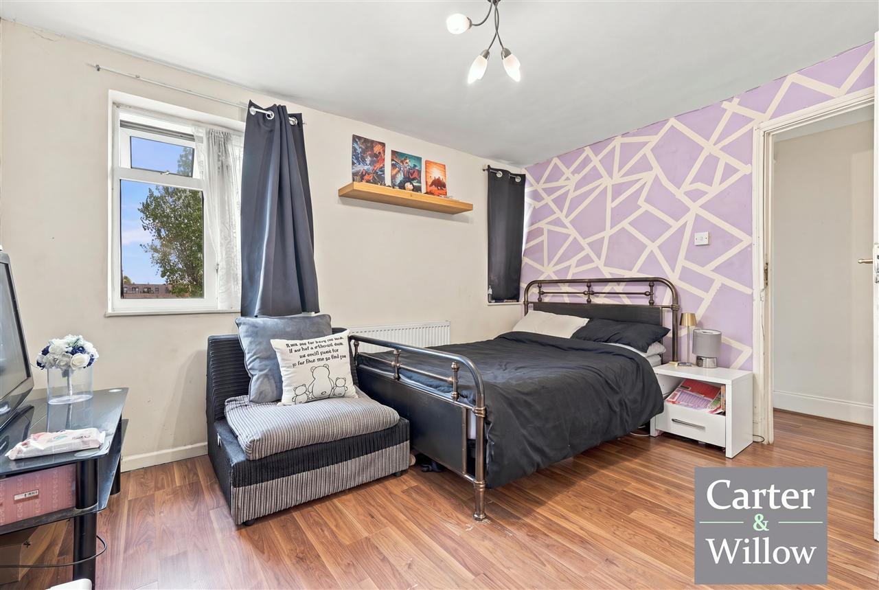 Chelmer Crescent, Barking, Essex Image 9
