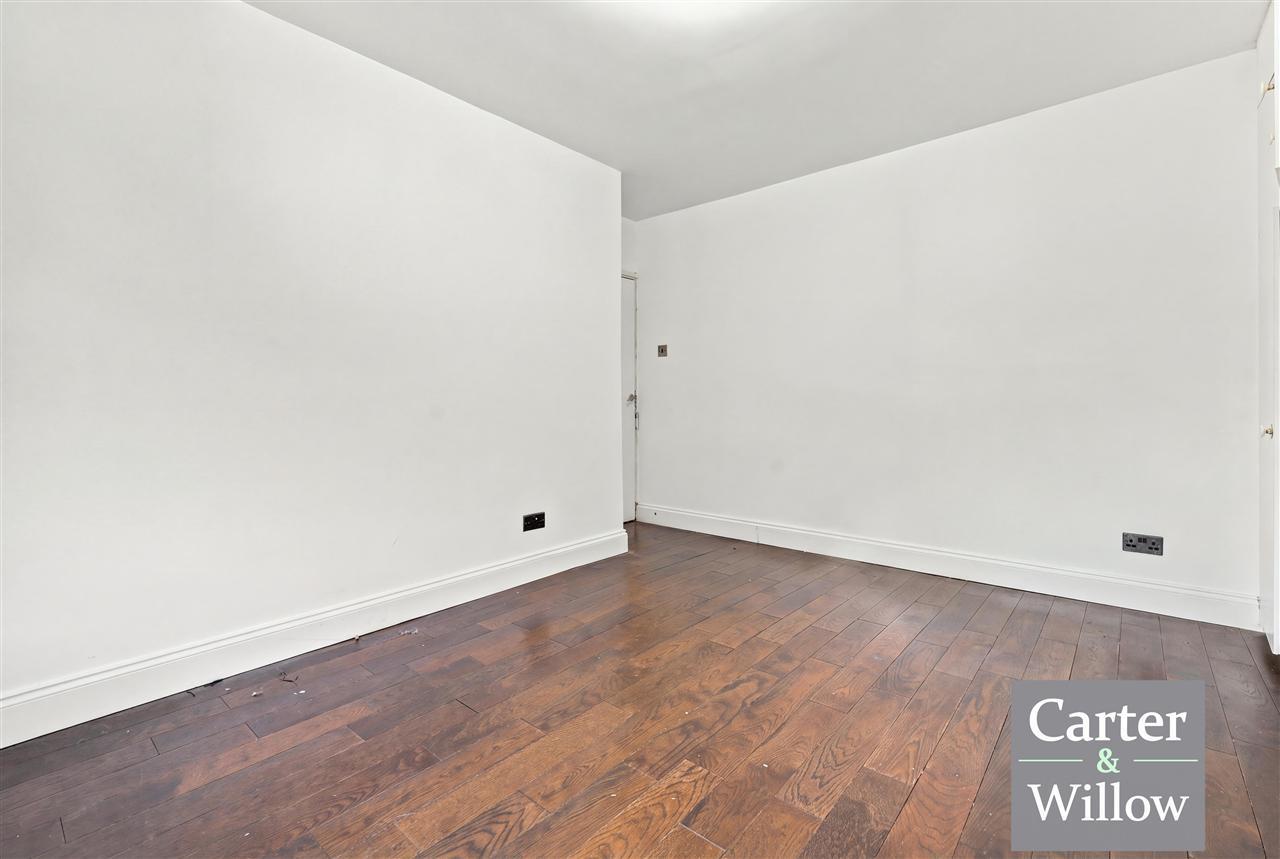Oxlow Lane, Essex Image 12