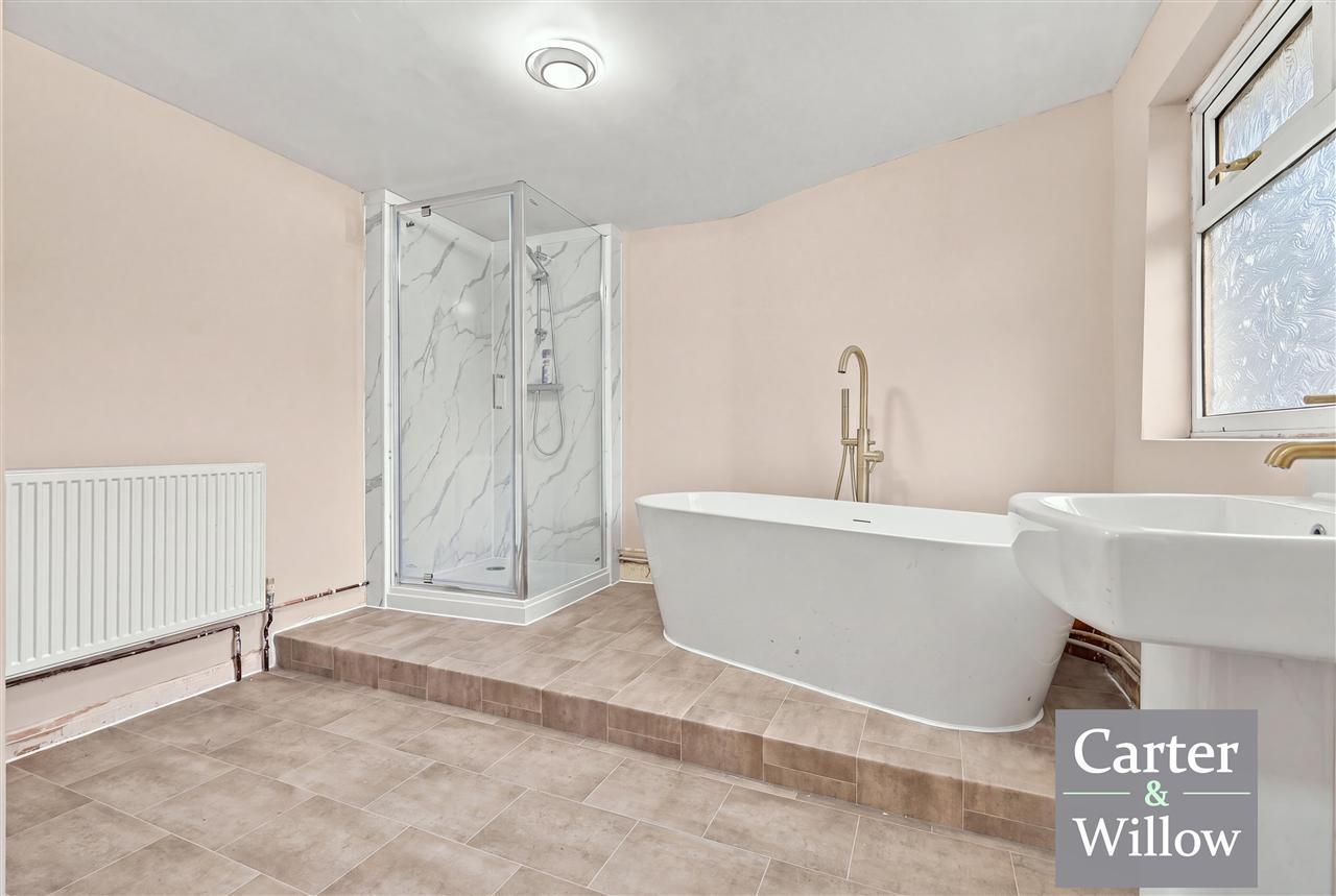 Oxlow Lane, Essex Image 15