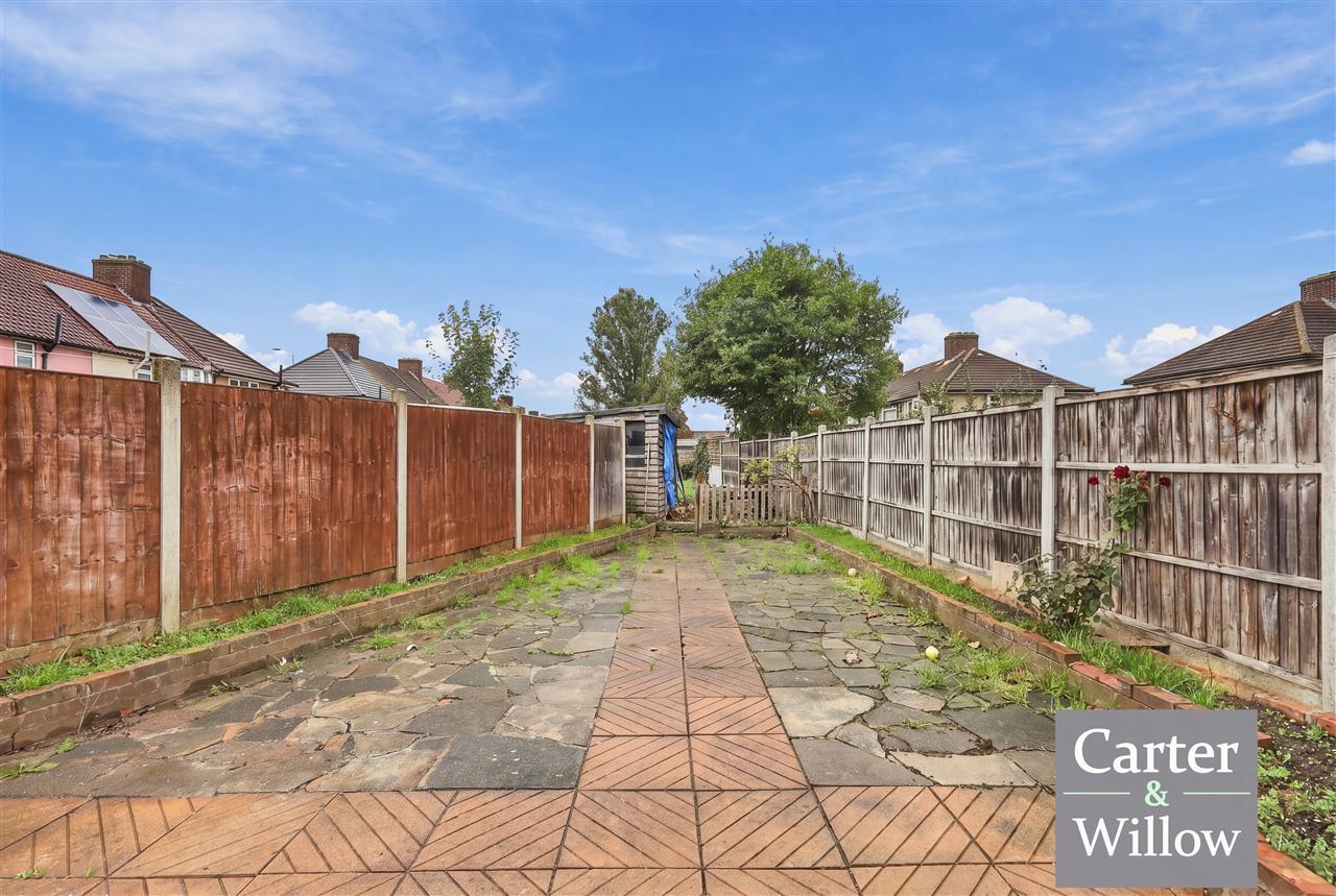 Oxlow Lane, Essex Image 16