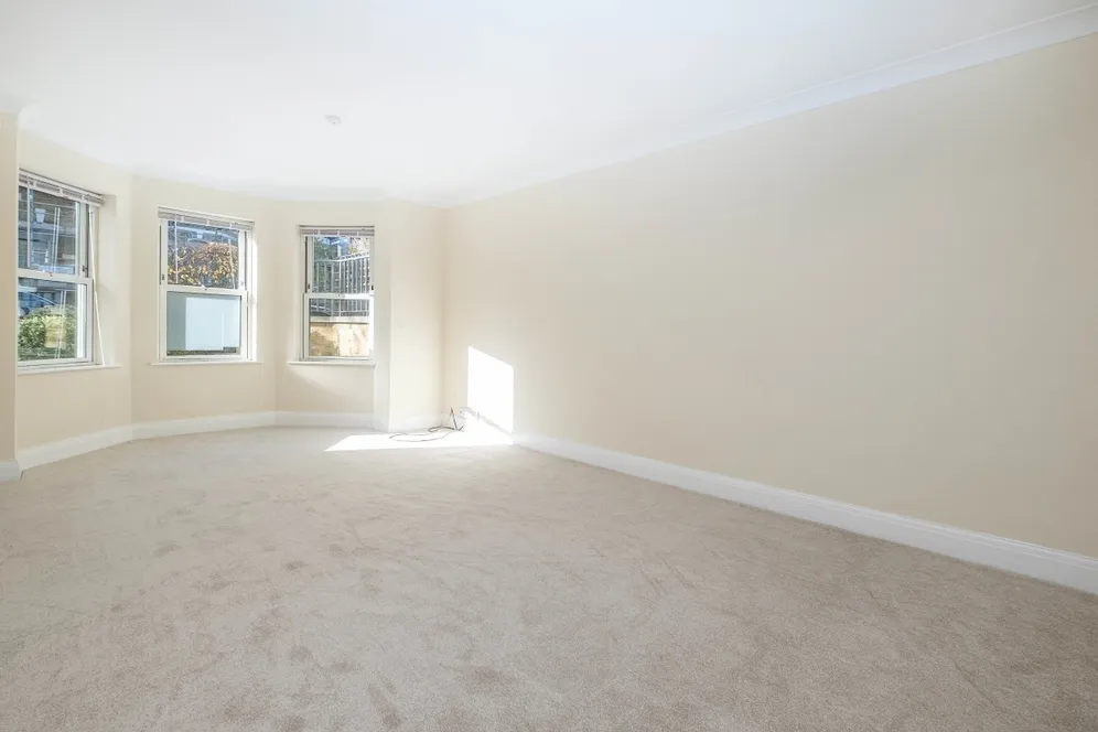 Grove Road, Surbiton, KT6 photo 2