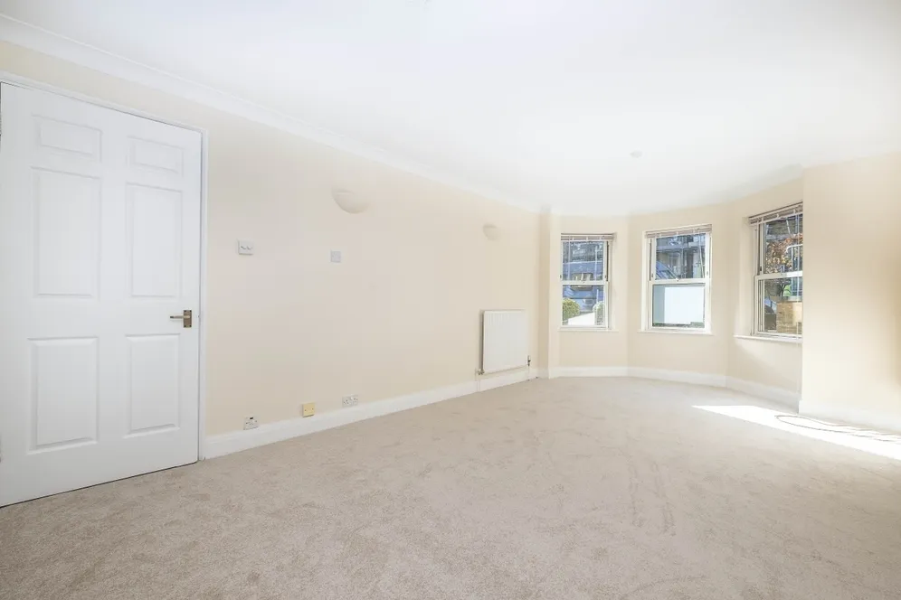 Grove Road, Surbiton, KT6 photo 3