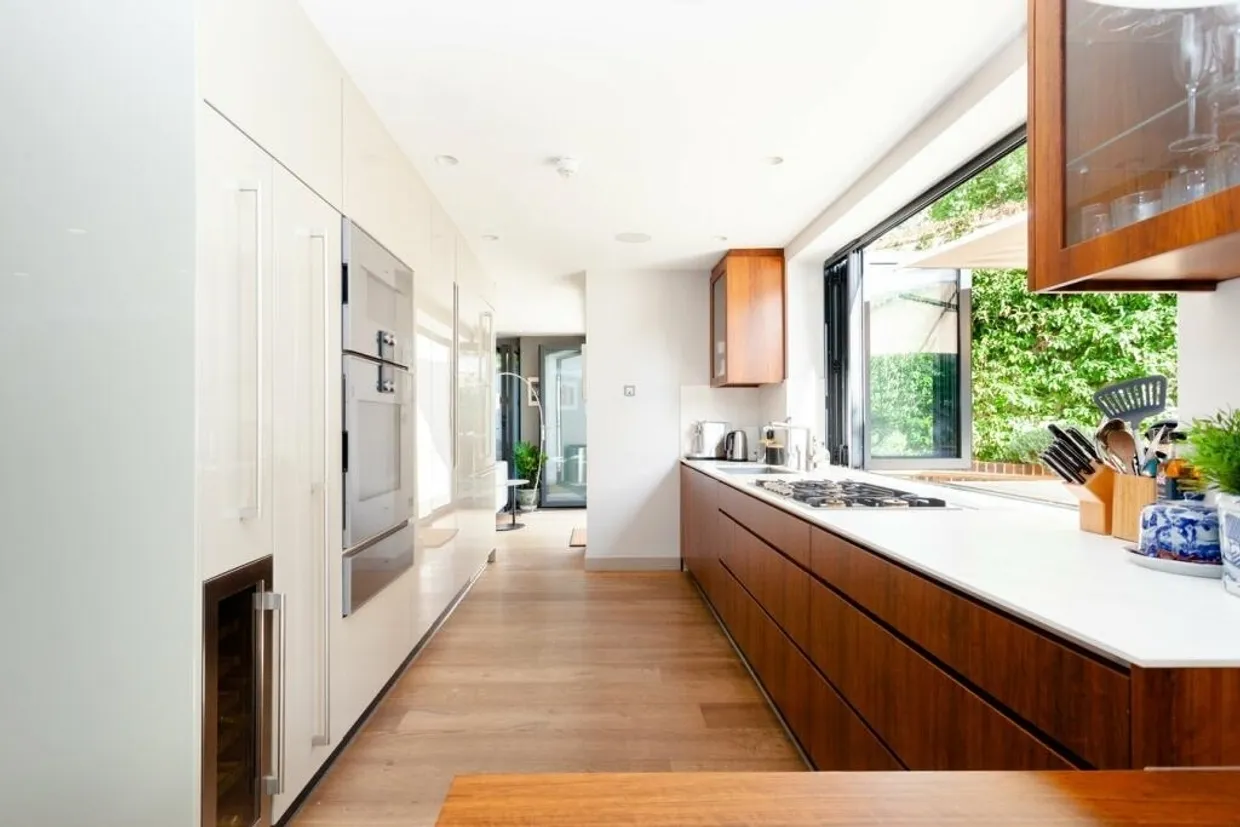 Hornsey Lane Gardens Lon N6 photo 7