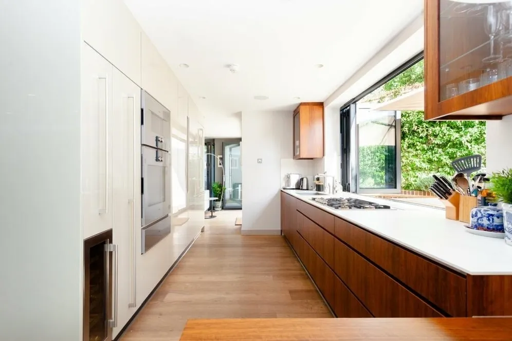 Hornsey Lane Gardens Lon N6 photo 7