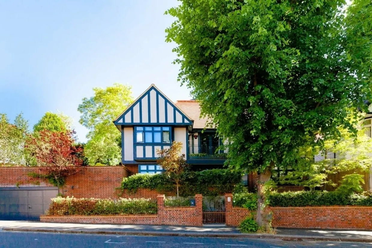 Hornsey Lane Gardens Lon N6 photo 10