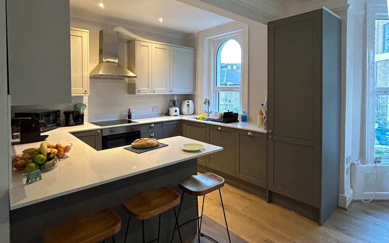 Grove Crescent, Kingston Upon Thames, KT1 photo 2
