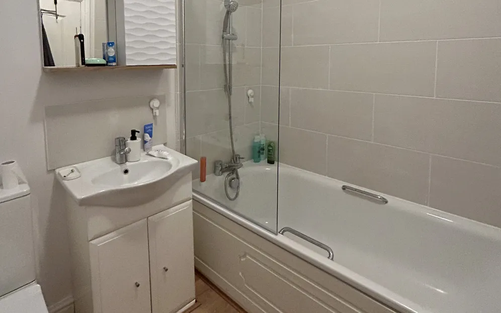 Grove Crescent, Kingston Upon Thames, KT1 photo 9