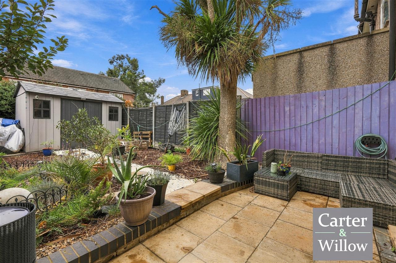 Ellerton Road, Essex Image 16