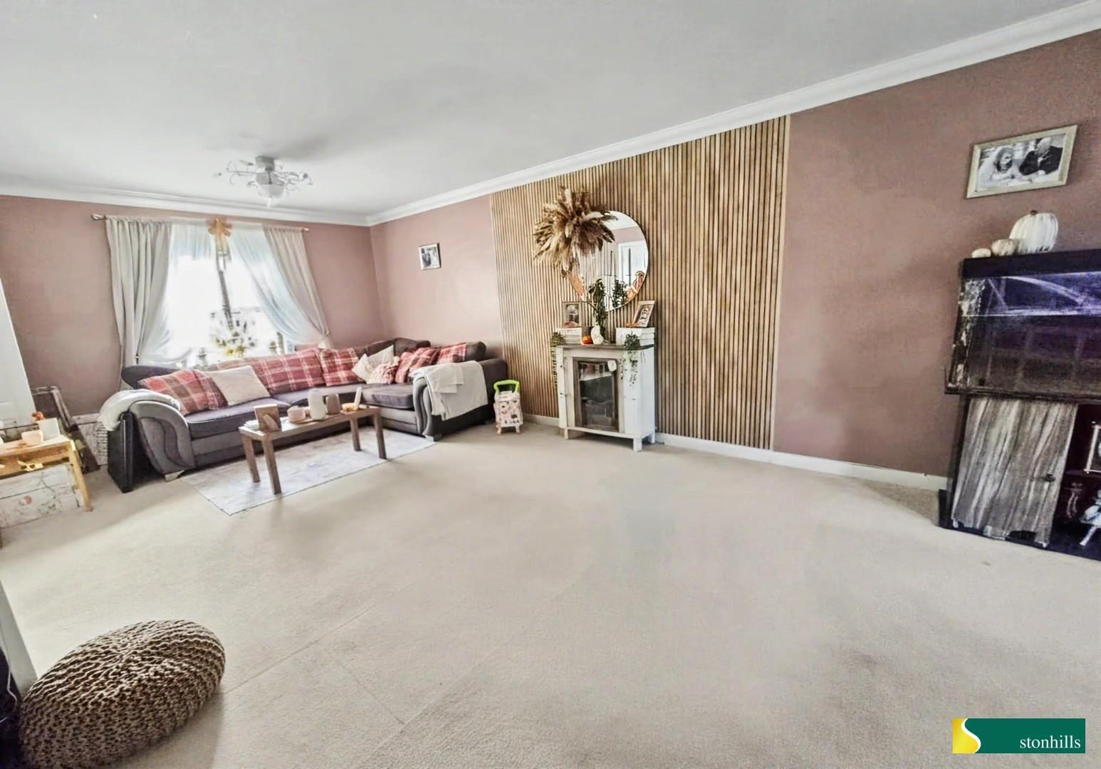 Ironwood Avenue, Desborough, Kettering Image 2
