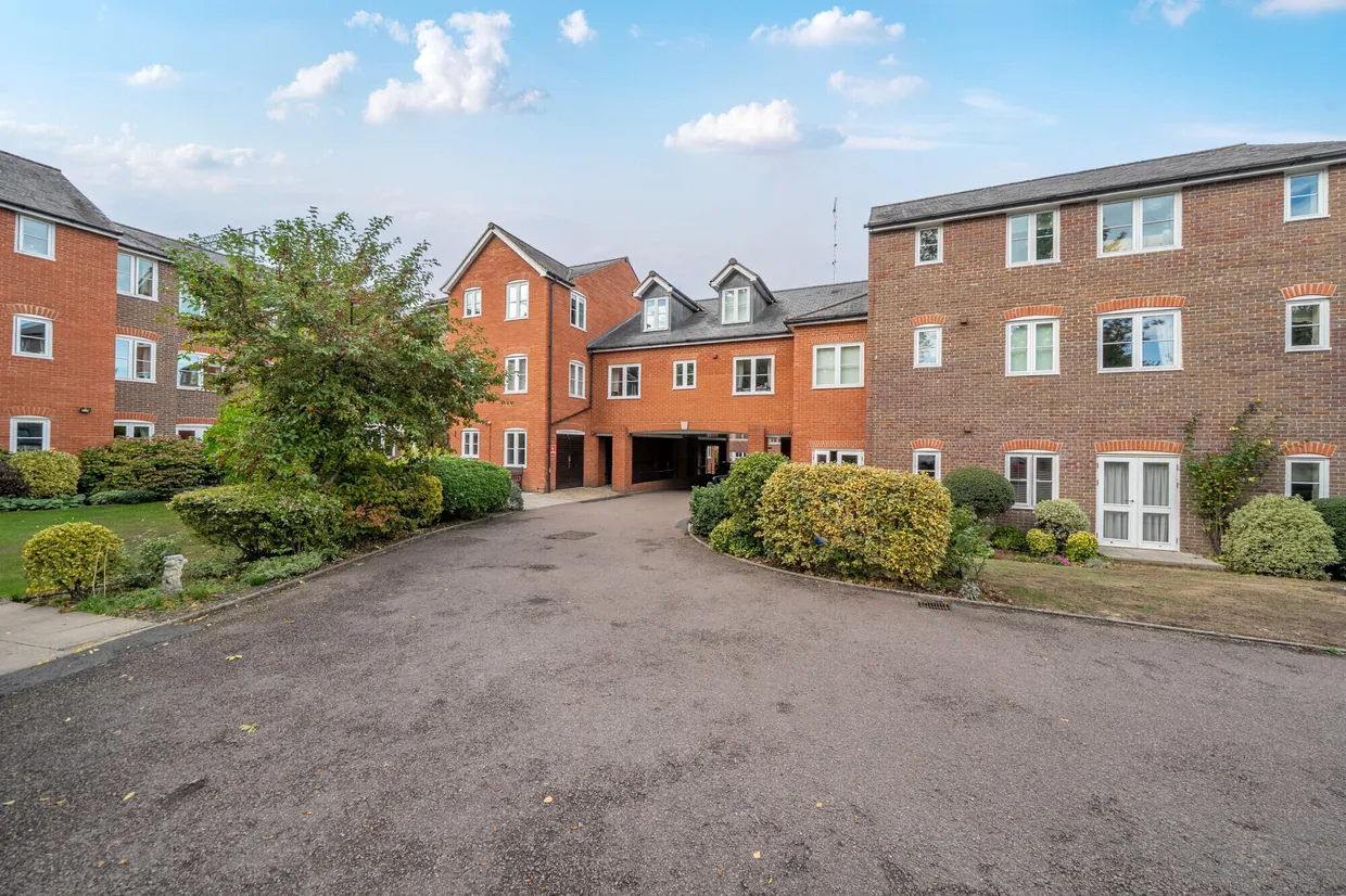 Walkers Court, Harpenden, AL5 photo 1
