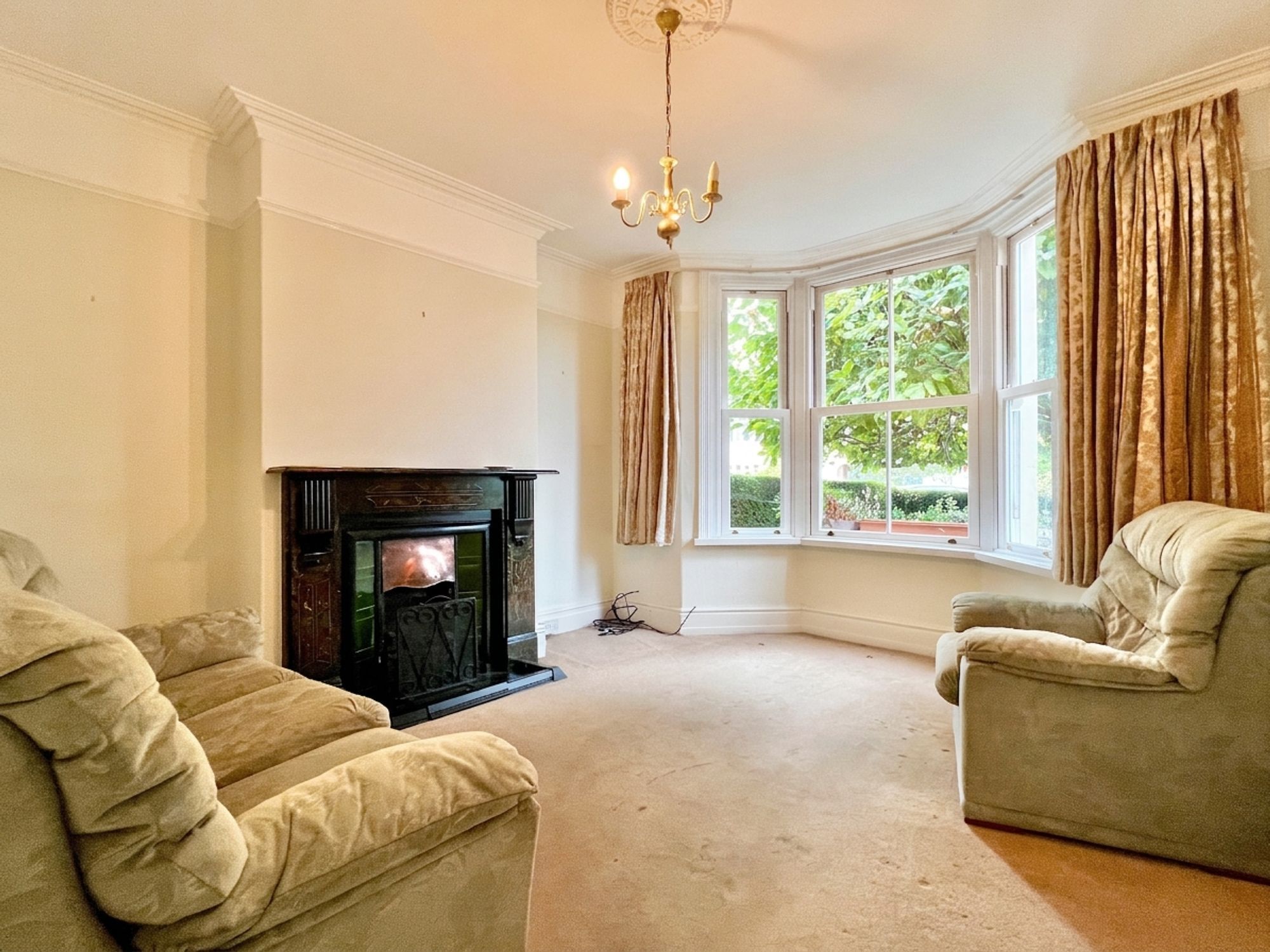 Holway Road - NO onward chain! Image 2