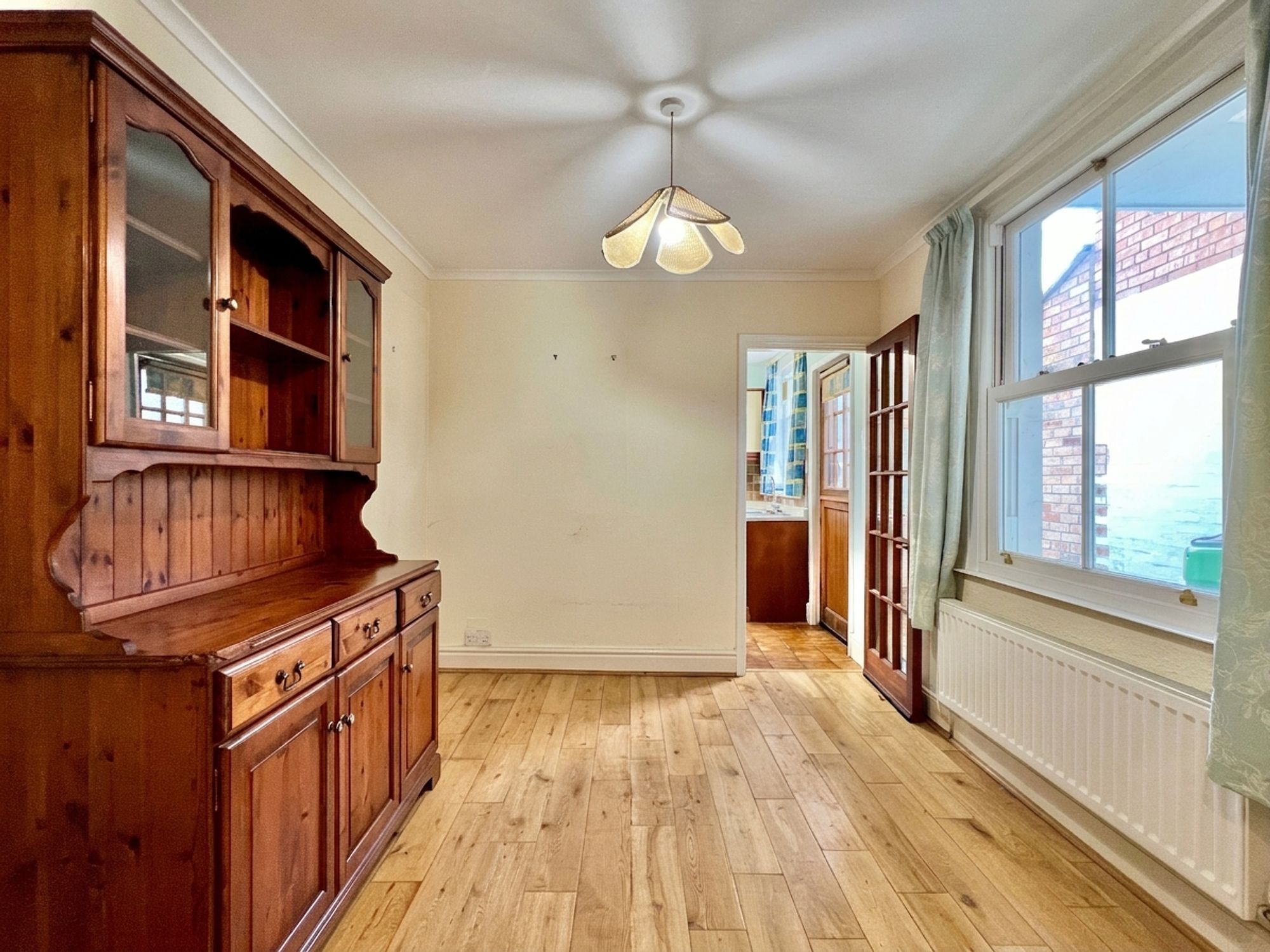 Holway Road - NO onward chain! Image 3