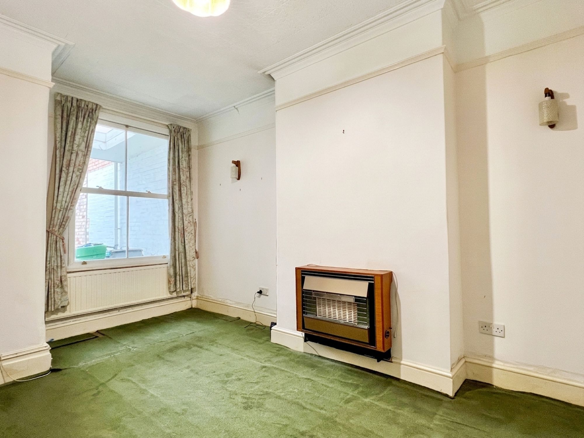 Holway Road - NO onward chain! Image 7