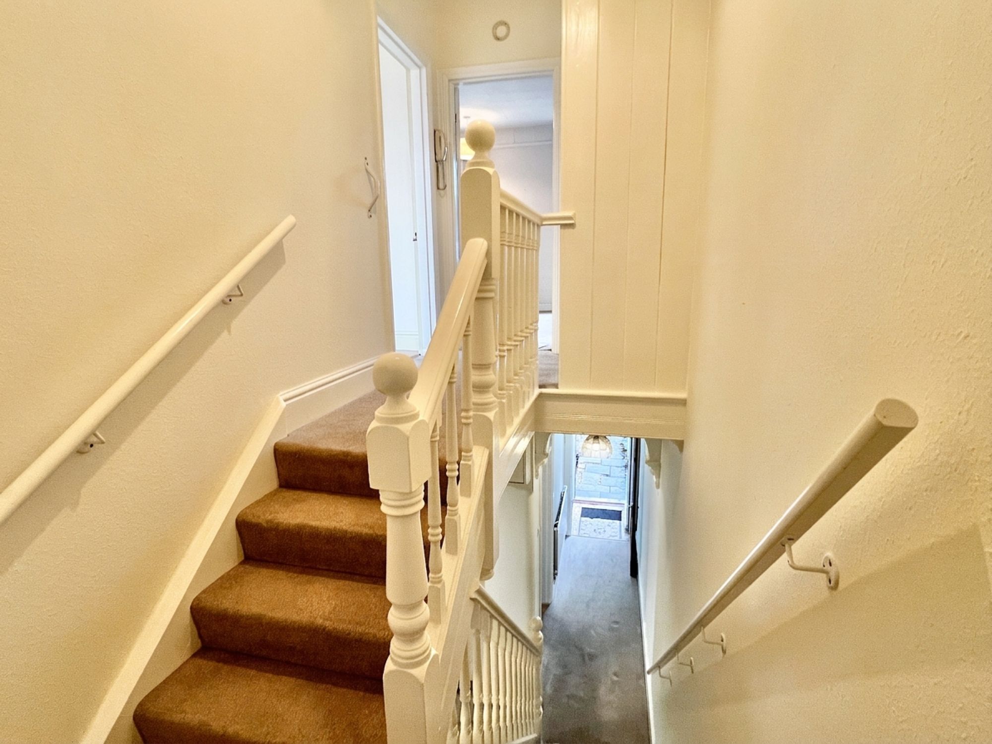Holway Road - NO onward chain! Image 10