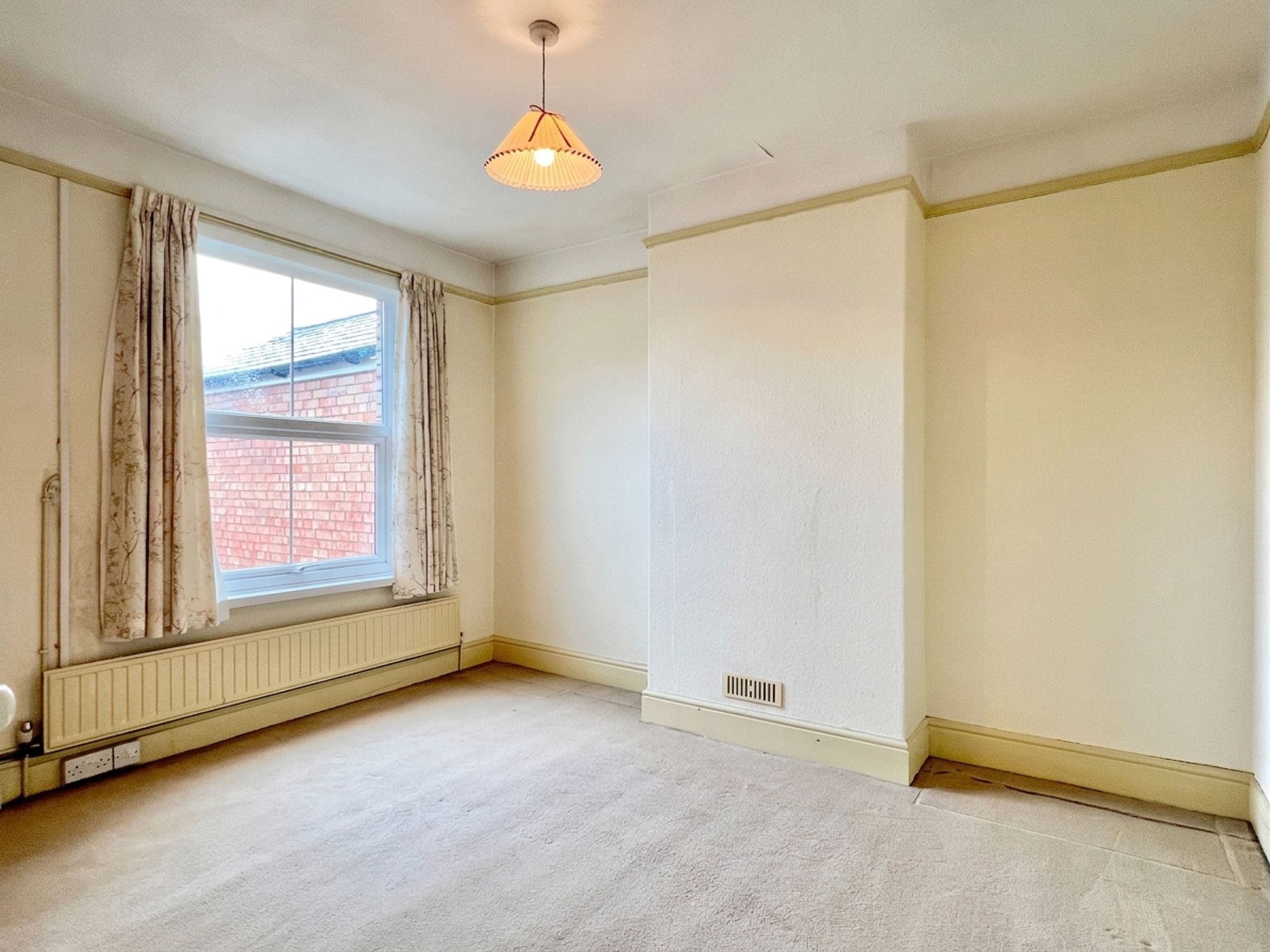 Holway Road - NO onward chain! Image 12
