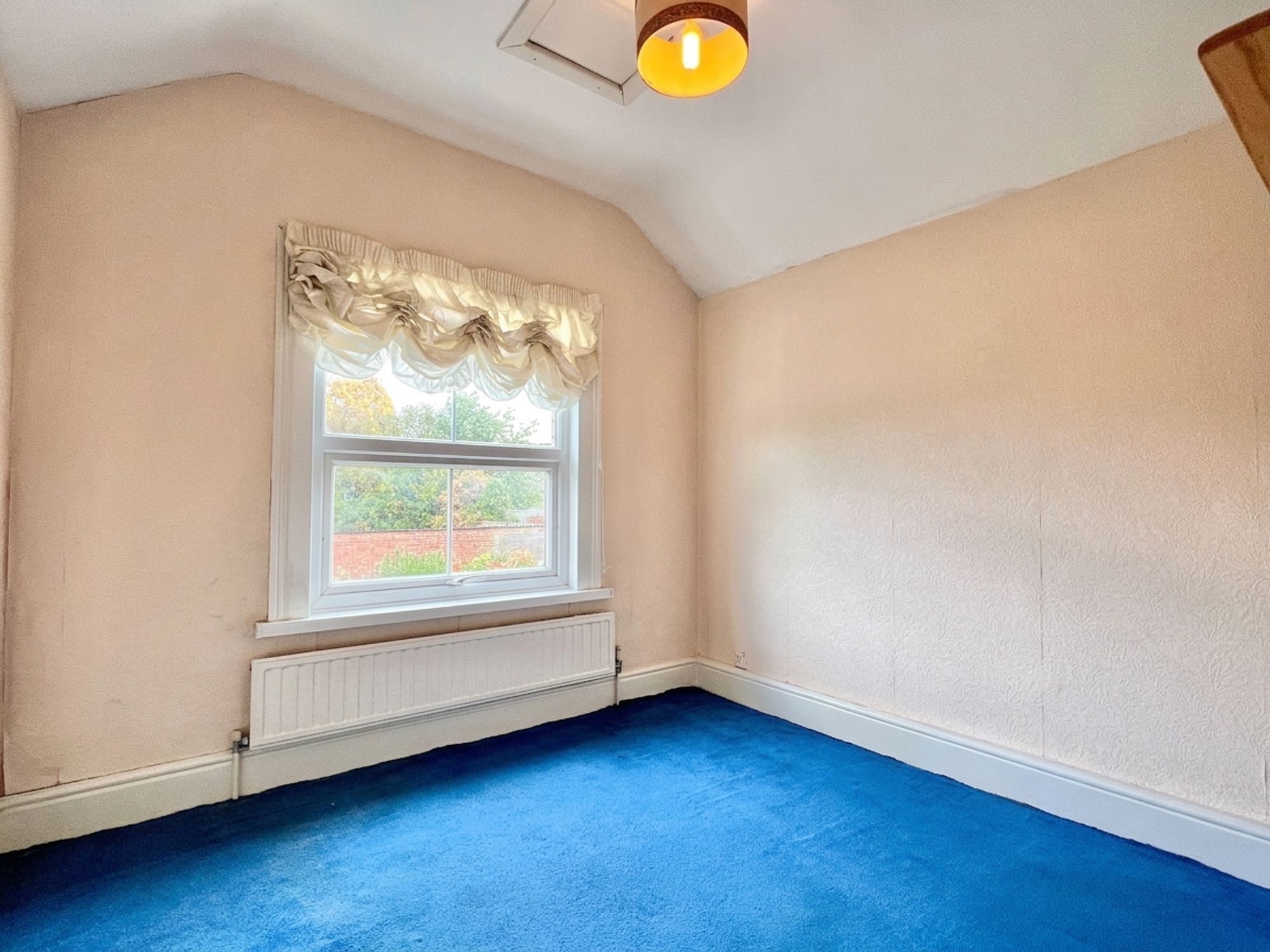 Holway Road - NO onward chain! Image 13