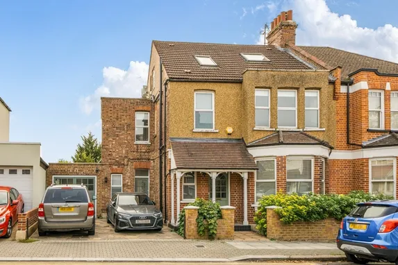 Fitzjohn Avenue Barnet EN5