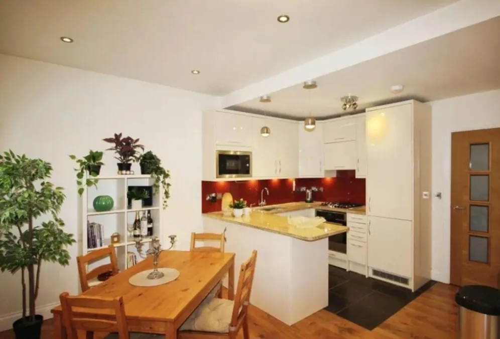 Cranbourne Gardens London NW11 photo 4