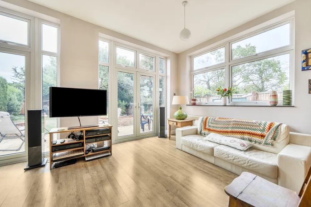 Fitzjohn Avenue Barnet EN5 photo 6