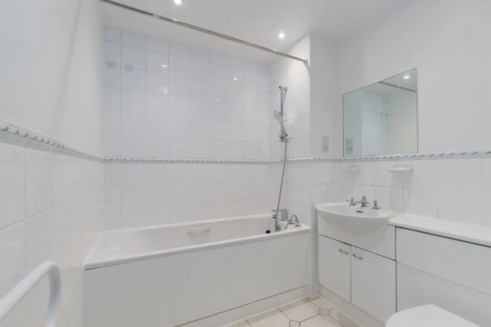 Boardwalk Place, E14 photo 7